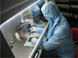 ハードディスクは精密機器です。分解修理は専門家に任せましょう